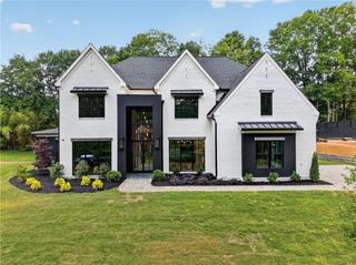 423 Lynne Circle, Alpharetta, GA 30009