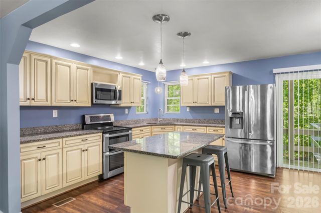 106 Silverstone Drive, Marion, NC 28752