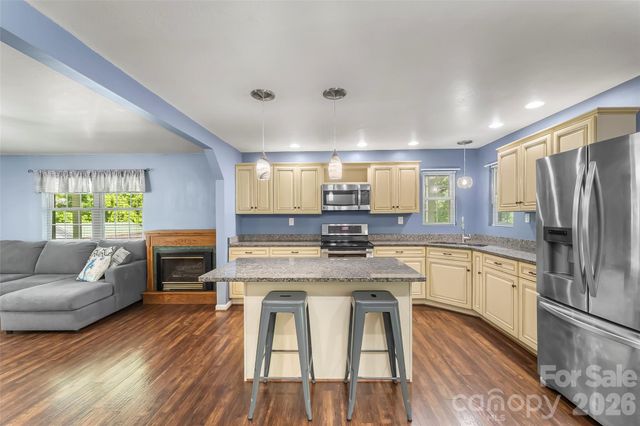 106 Silverstone Drive, Marion, NC 28752