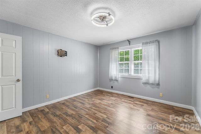 106 Silverstone Drive, Marion, NC 28752