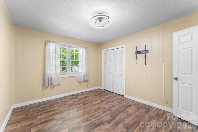 106 Silverstone Drive, Marion, NC 28752