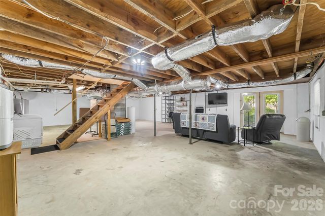 106 Silverstone Drive, Marion, NC 28752