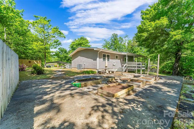 106 Silverstone Drive, Marion, NC 28752