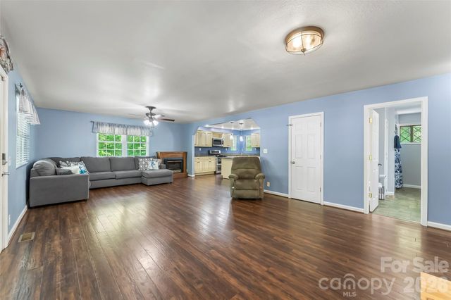 106 Silverstone Drive, Marion, NC 28752