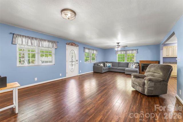 106 Silverstone Drive, Marion, NC 28752