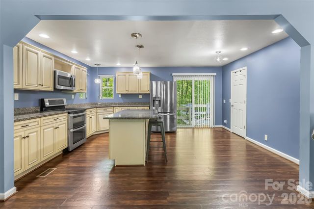 106 Silverstone Drive, Marion, NC 28752