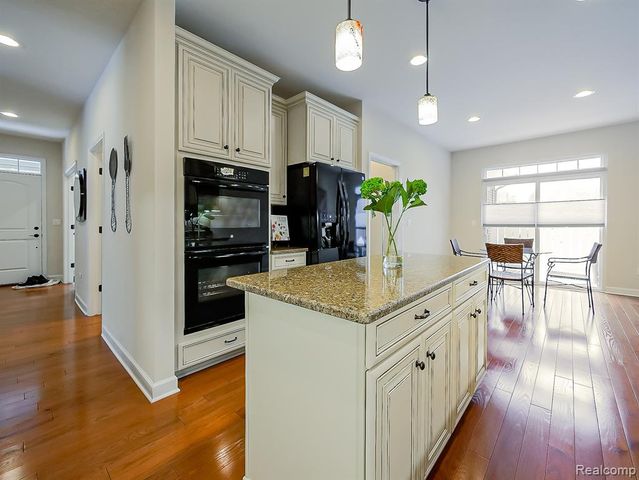 7212 Berry Field, West Bloomfield, MI 48322