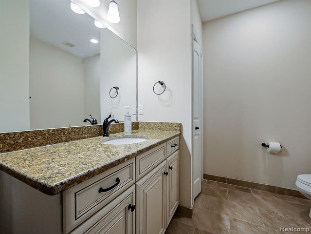 7212 Berry Field, West Bloomfield, MI 48322