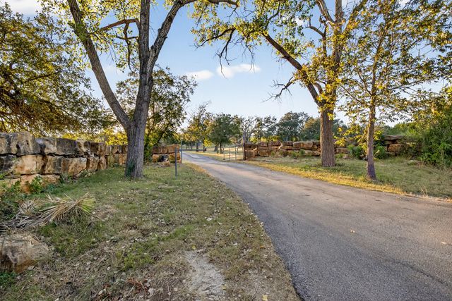 2076 CR 108, Burnet, TX 78611