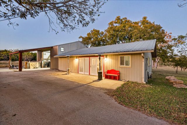 2076 CR 108, Burnet, TX 78611