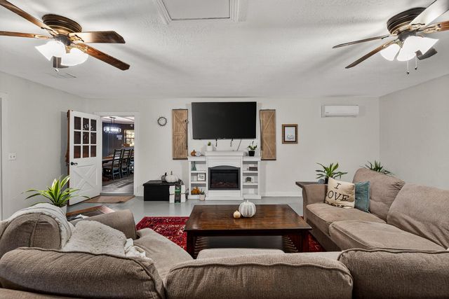 2076 CR 108, Burnet, TX 78611