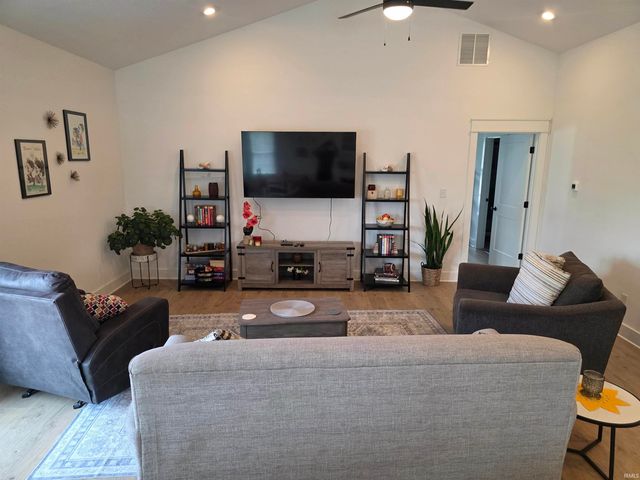 701 E Quinn Raye Court, Ellettsville, IN 47429