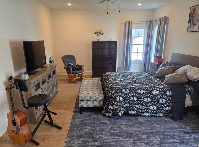 701 E Quinn Raye Court, Ellettsville, IN 47429