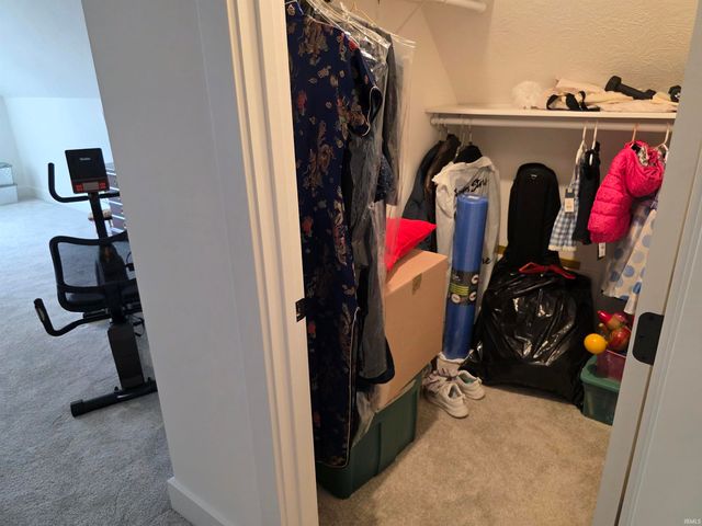 701 E Quinn Raye Court, Ellettsville, IN 47429