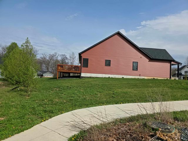 701 E Quinn Raye Court, Ellettsville, IN 47429