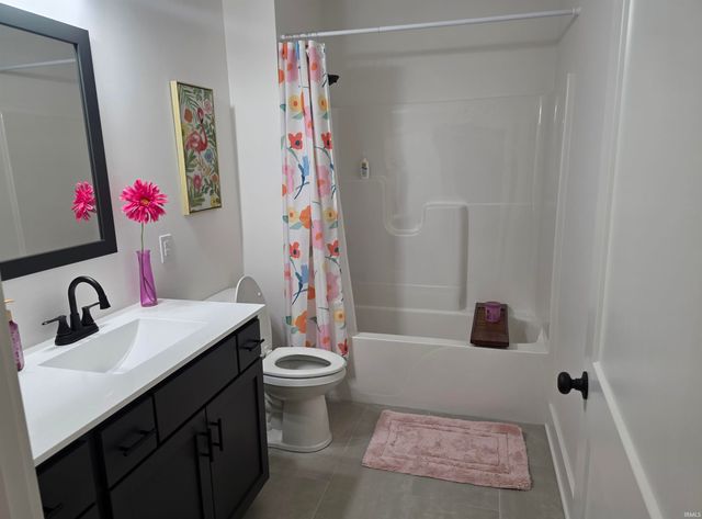 701 E Quinn Raye Court, Ellettsville, IN 47429