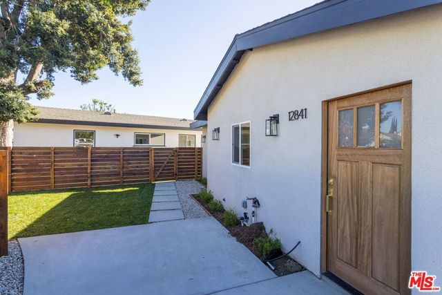 14365 Berg Street, Sylmar, CA 91342