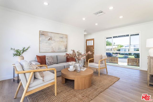 14365 Berg Street, Sylmar, CA 91342