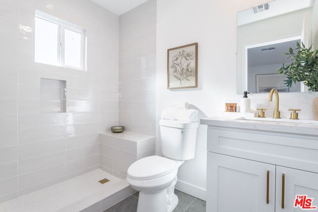 14365 Berg Street, Sylmar, CA 91342