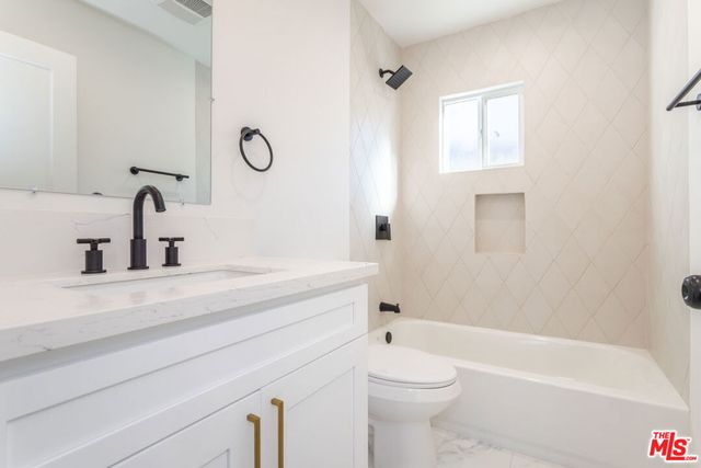 14365 Berg Street, Sylmar, CA 91342