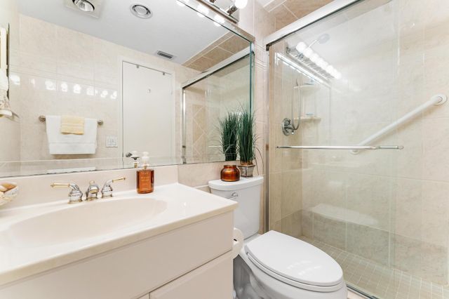 170 E Horizons E 303, Boynton Beach, FL 33435