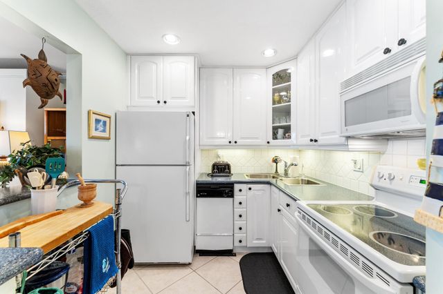 170 E Horizons E 303, Boynton Beach, FL 33435