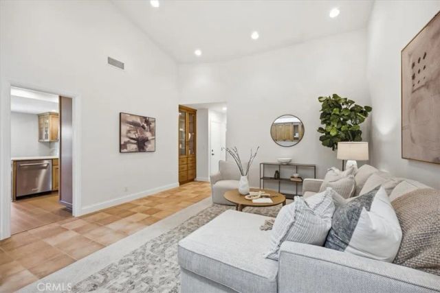 53 Hilltop Circle, Rancho Palos Verdes, CA 90275