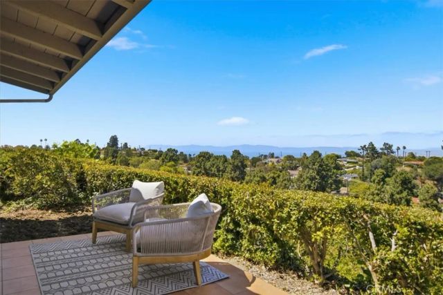 53 Hilltop Circle, Rancho Palos Verdes, CA 90275
