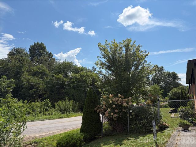 256A Bruce Road, Mars Hill, NC 28754