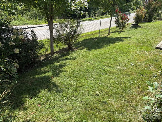 256A Bruce Road, Mars Hill, NC 28754