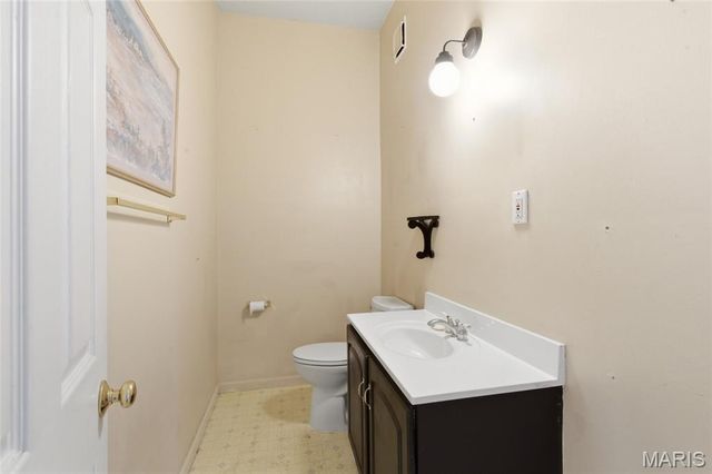 3810 Arsenal Street, St Louis, MO 63116