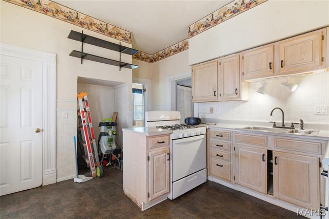 3810 Arsenal Street, St Louis, MO 63116