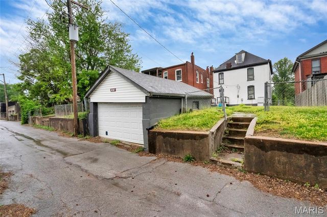 3810 Arsenal Street, St Louis, MO 63116