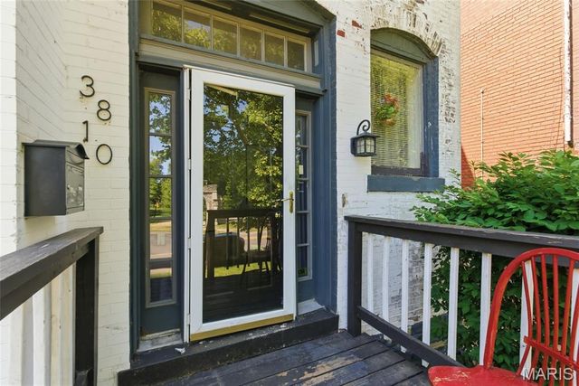 3810 Arsenal Street, St Louis, MO 63116