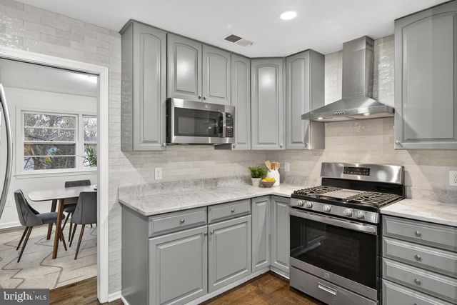 7113 PENGUIN PL, Falls Church, VA 22043