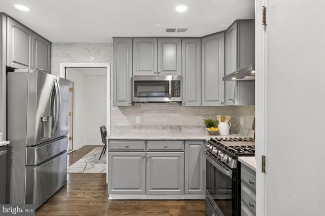 7113 PENGUIN PL, Falls Church, VA 22043