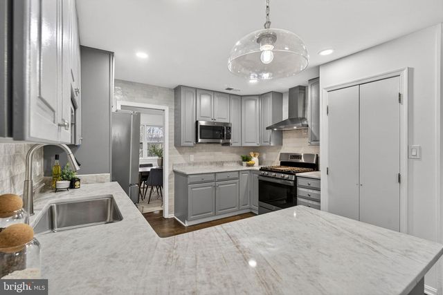 7113 PENGUIN PL, Falls Church, VA 22043