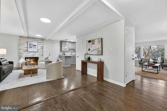 7113 PENGUIN PL, Falls Church, VA 22043