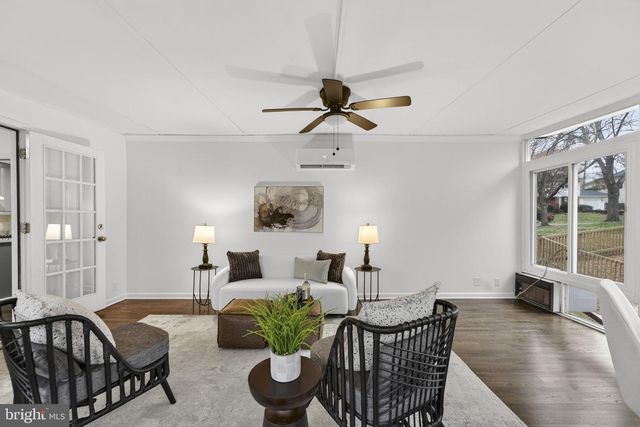 7113 PENGUIN PL, Falls Church, VA 22043