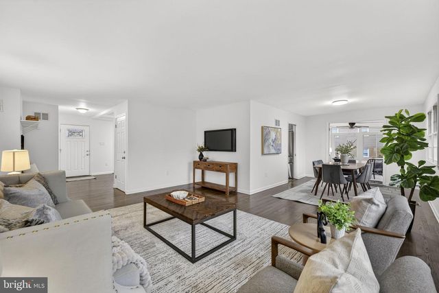 7113 PENGUIN PL, Falls Church, VA 22043