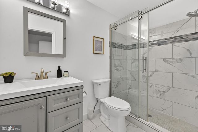 7113 PENGUIN PL, Falls Church, VA 22043