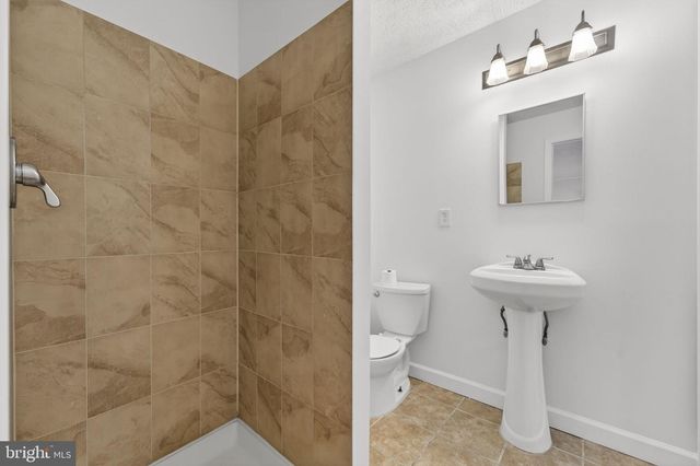 7113 PENGUIN PL, Falls Church, VA 22043