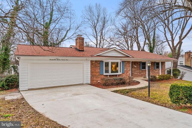 7113 PENGUIN PL, Falls Church, VA 22043