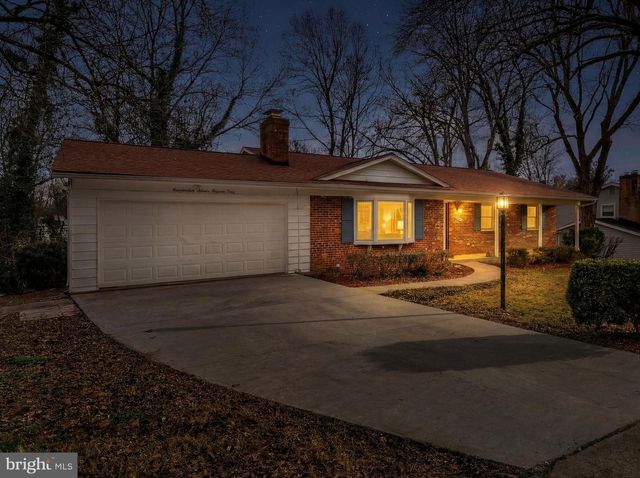 7113 PENGUIN PL, Falls Church, VA 22043