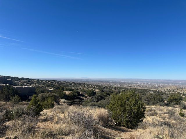 28 Tierra Monte Drive NE, Albuquerque, NM 87122