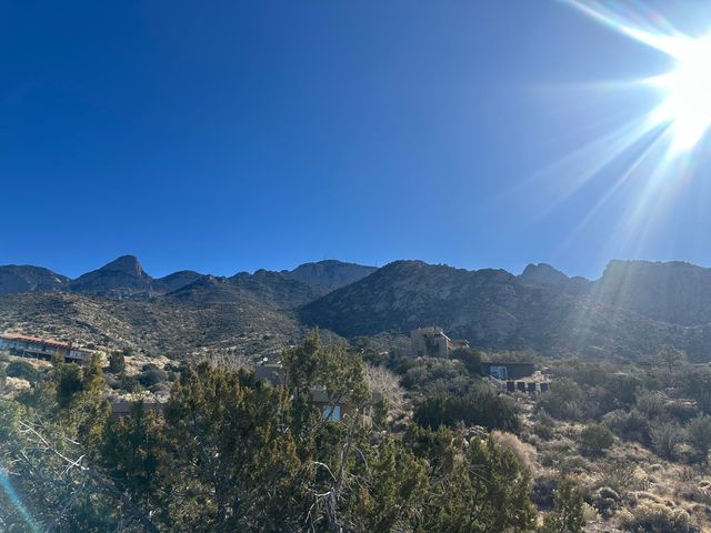 28 Tierra Monte Drive NE, Albuquerque, NM 87122