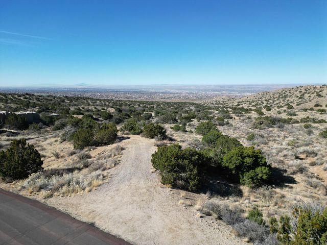 28 Tierra Monte Drive NE, Albuquerque, NM 87122