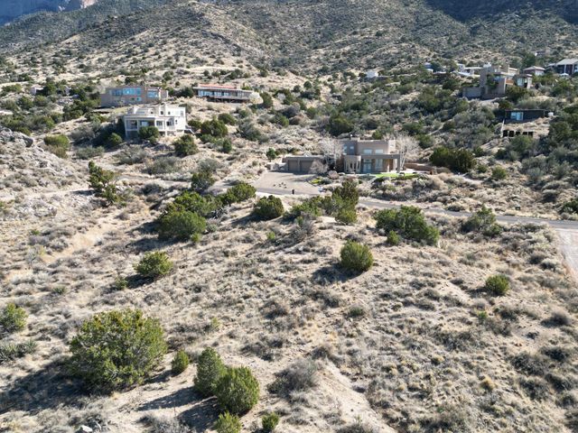 28 Tierra Monte Drive NE, Albuquerque, NM 87122