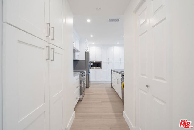 600 W 9th Street 1509, Los Angeles, CA 90015