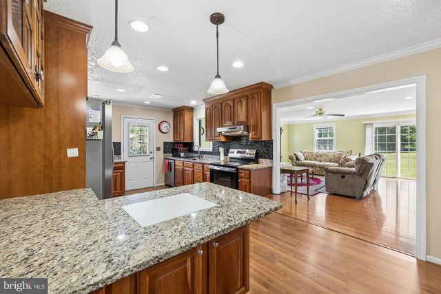 14917-A COMPTON RD, Centreville, VA 20121